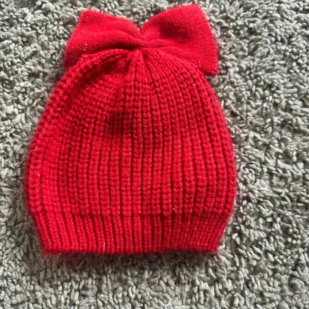 Cute red beanie.